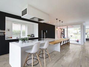 kronospan-moonlight-oak-2.jpg